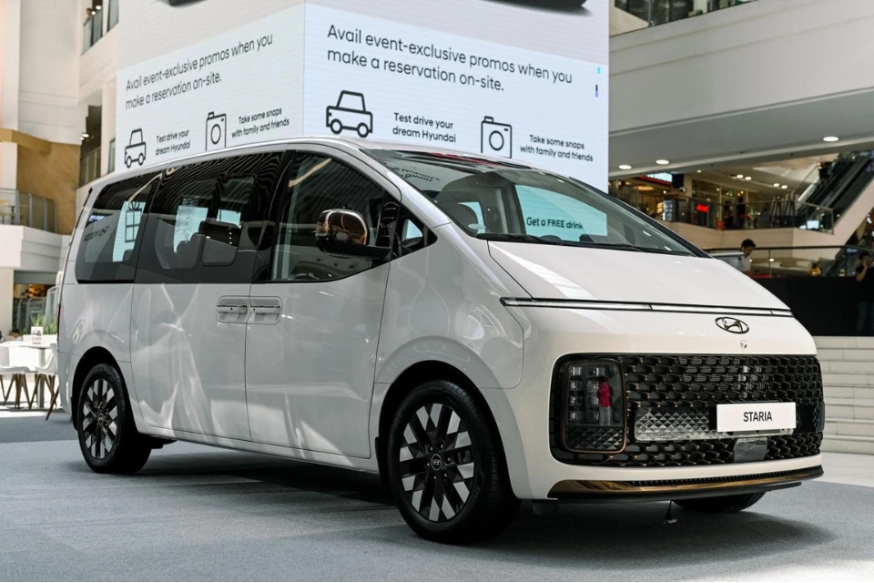Giá xe Hyundai Staria 2026 và khuyến mại mới nhất