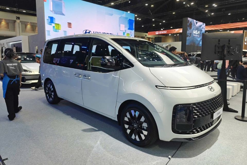 Giá lăn bánh Hyundai Staria 2026 mới nhất tại Hà Nội, TP.HCM và các tỉnh