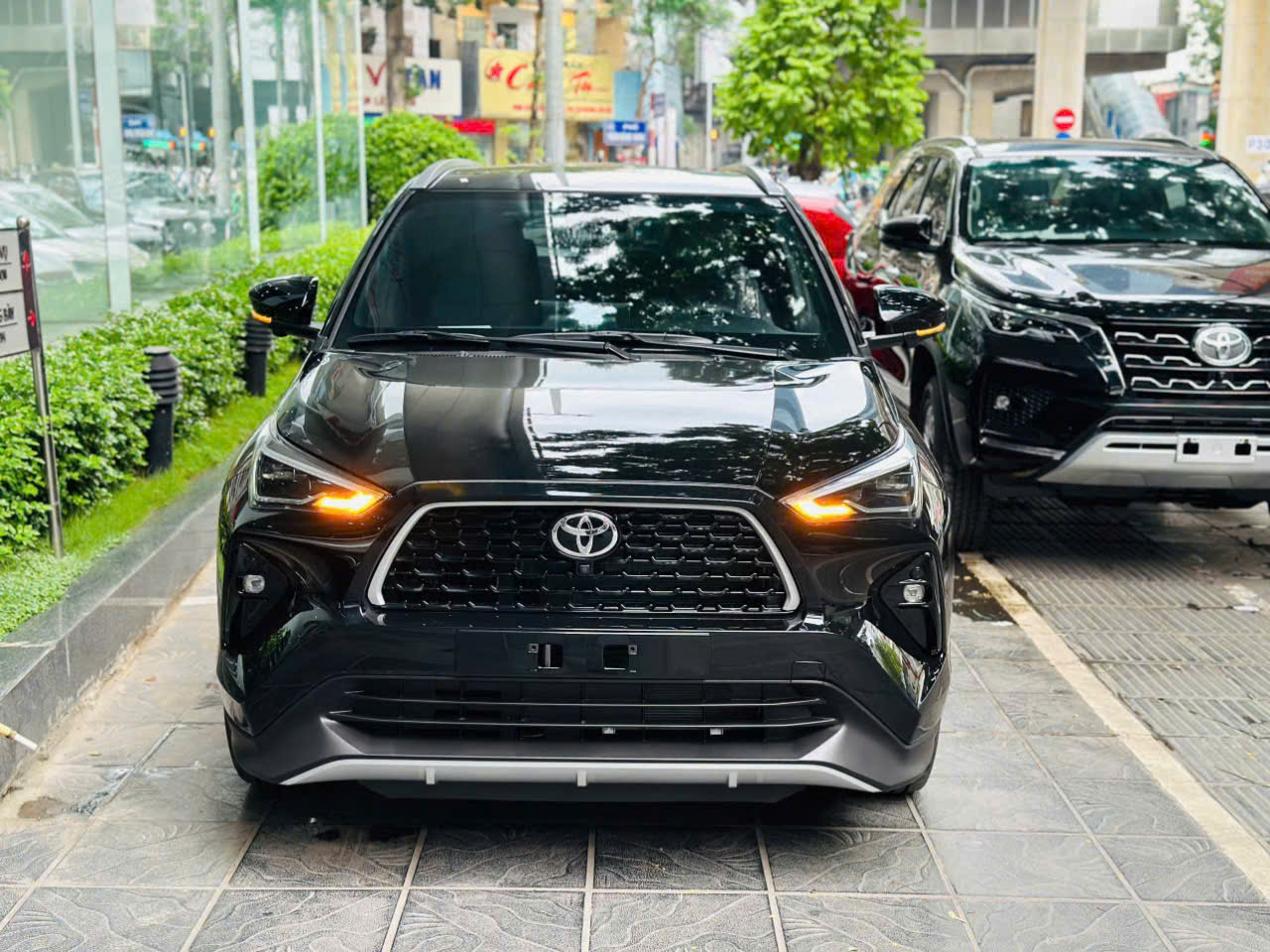 Yaris Cross 2026: Giá lăn bánh, Thông tin xe & Ưu đãi mới nhất