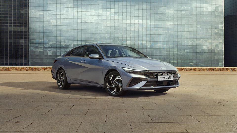Hyundai Elantra 2026: Giá xe và khuyến mại mới nhất