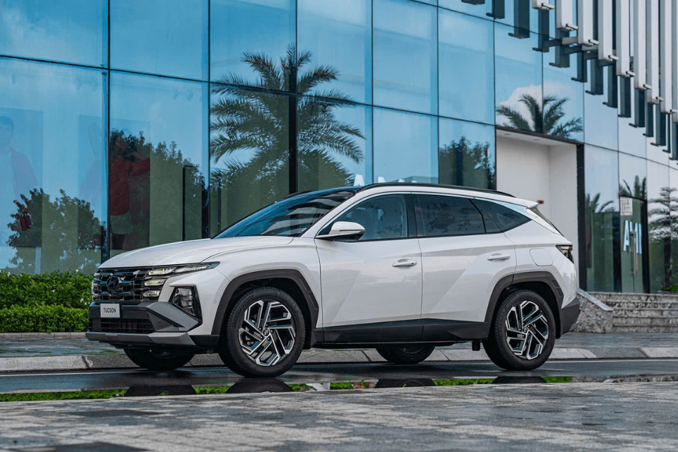 Cập nhật giá xe Hyundai Tucson 2025 và khuyến mới nhất