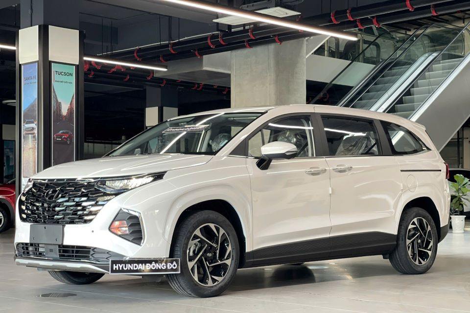 Hyundai Custin 2027: Thông số, giá xe, giá lăn bánh mới nhất